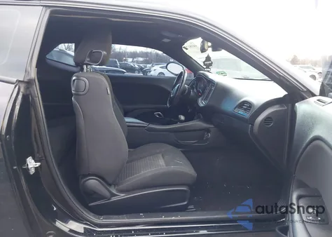 2018 Dodge Challenger Sxt z USA, uszkodzony, nr VIN 2C3CDZAG7JH317860